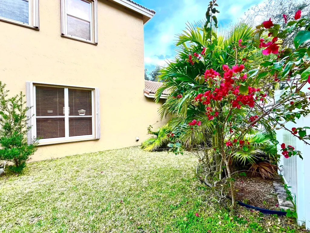 5012 Victoria Circle West Palm Beach FL 33409