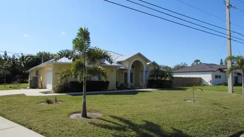 388 SW Paar Drive Port St Lucie FL 34953
