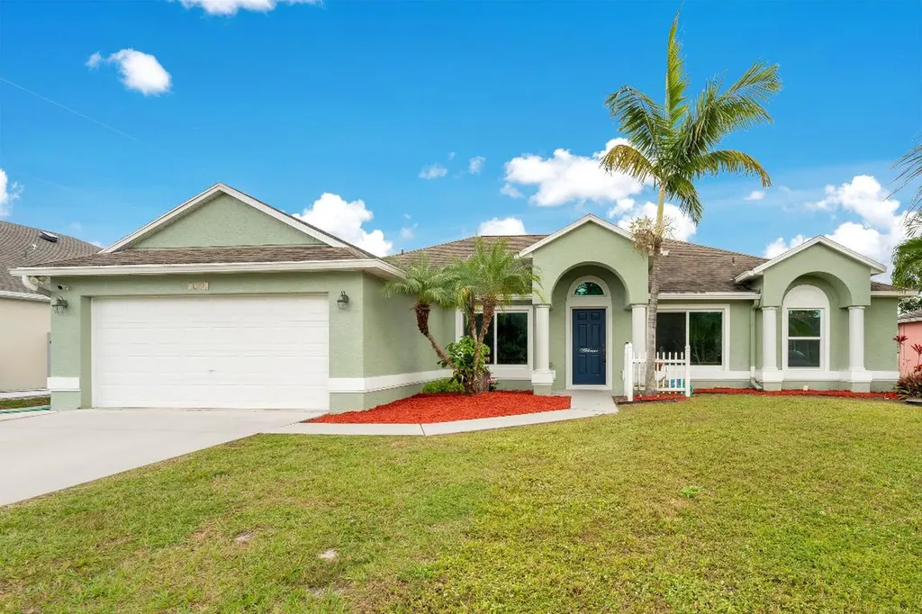 1231 SE Naples Lane Port St Lucie FL 34983