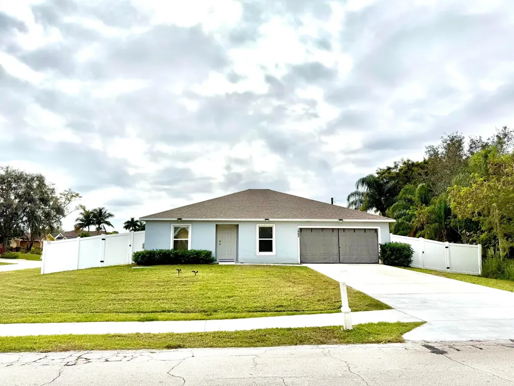 1462 SW Abingdon Avenue Port St Lucie FL 34953