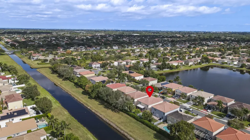 6627 Rainwood Cove Lane Lake Worth FL 33463