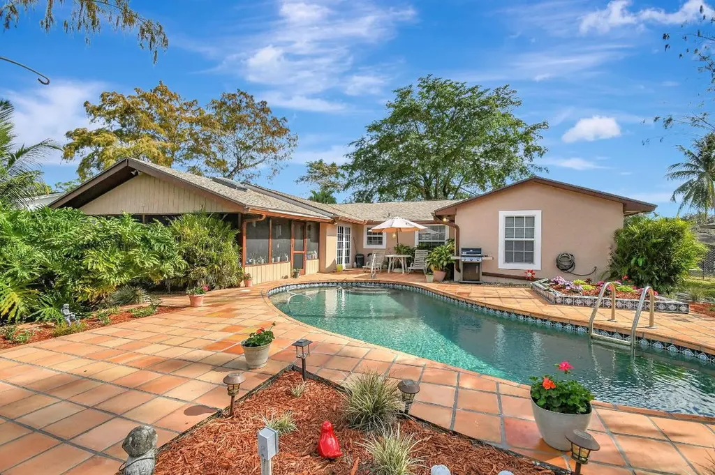 113 Cambridge Lane Royal Palm Beach FL 33411
