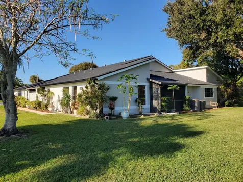4327 Willow Brook Circle West Palm Beach FL 33417
