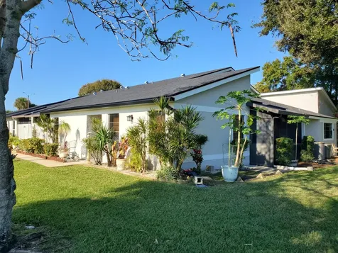 4327 Willow Brook Circle West Palm Beach FL 33417