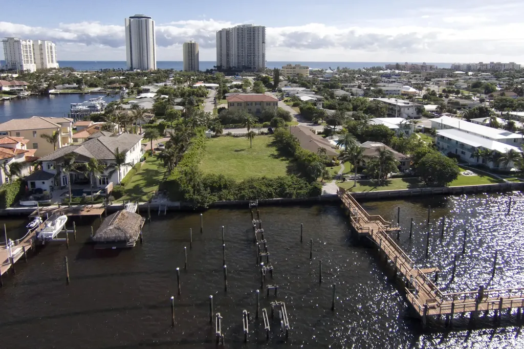 2715 Lake Drive Riviera Beach FL 33404
