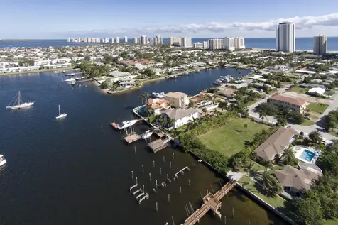 2715 Lake Drive Riviera Beach FL 33404