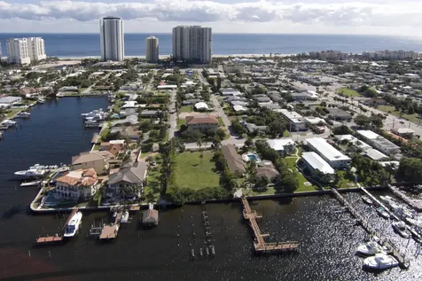 2715 Lake Drive Riviera Beach FL 33404