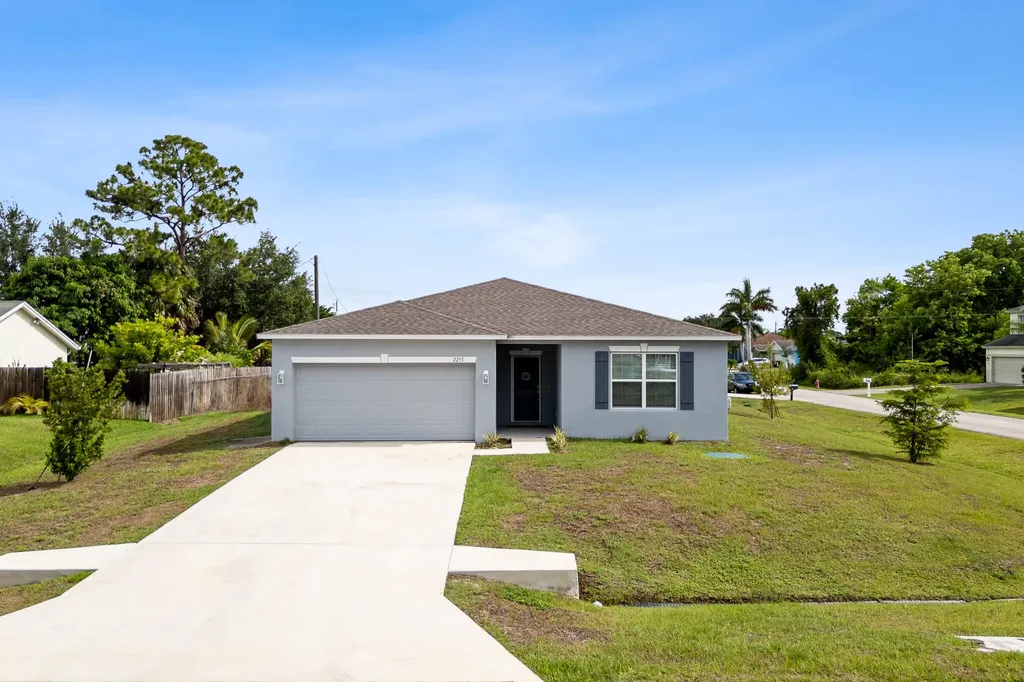 2255 SW Jay Avenue Port St Lucie FL 34953