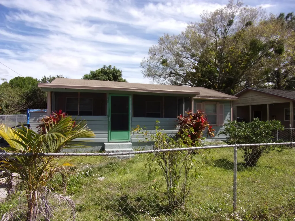 242 A Lane Cocoa FL 32926