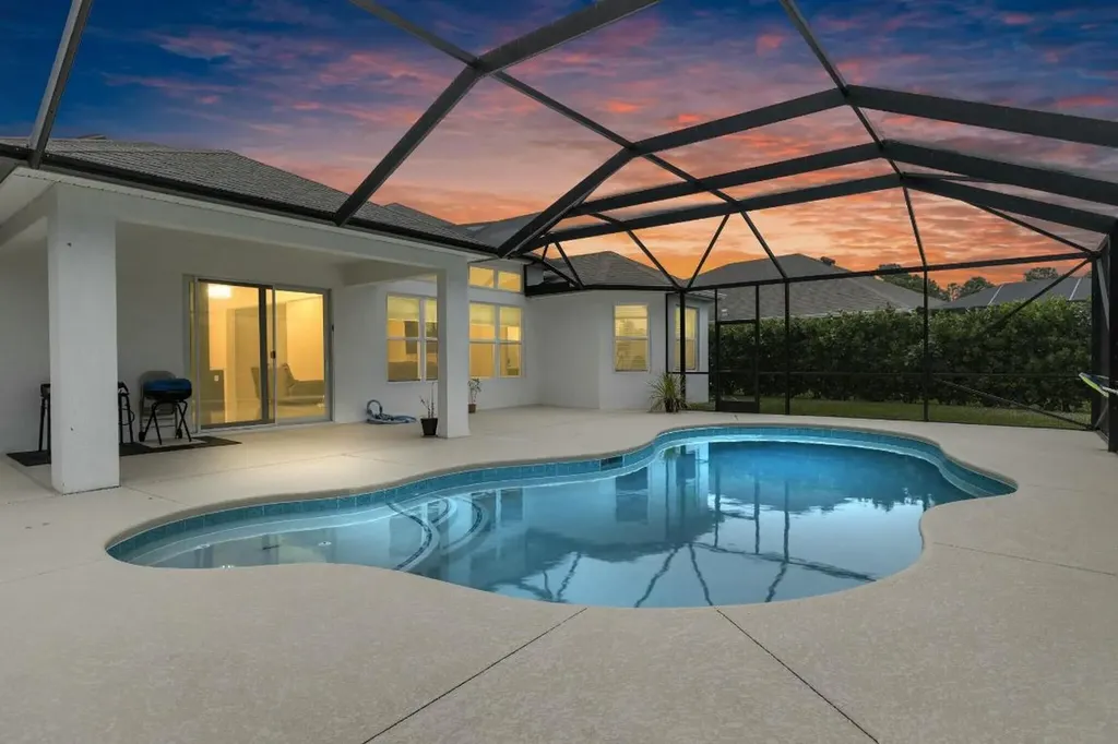 465 SW Vista Lake Drive Port St Lucie FL 34953