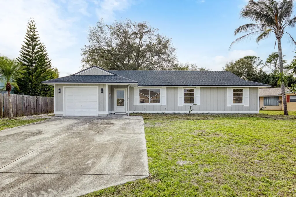 811 Jamaica Avenue Sebastian FL 32958