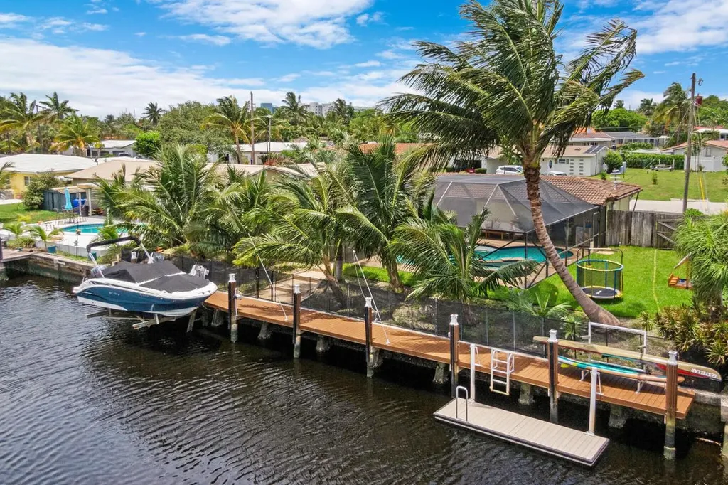 1824 SW 4th Avenue Pompano Beach FL 33060