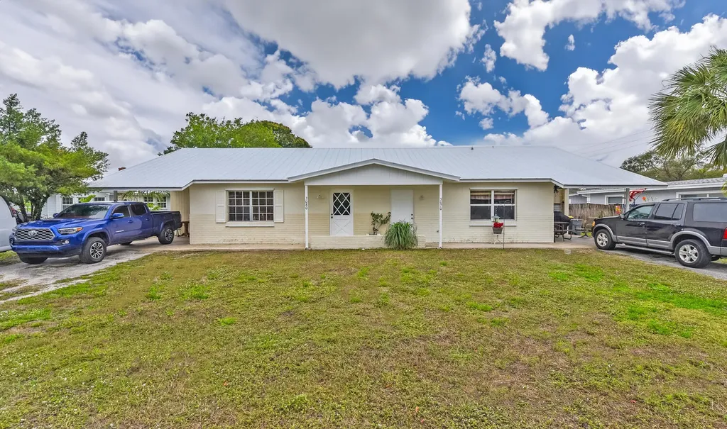 3070 SE Fairmont Street Stuart FL 34997