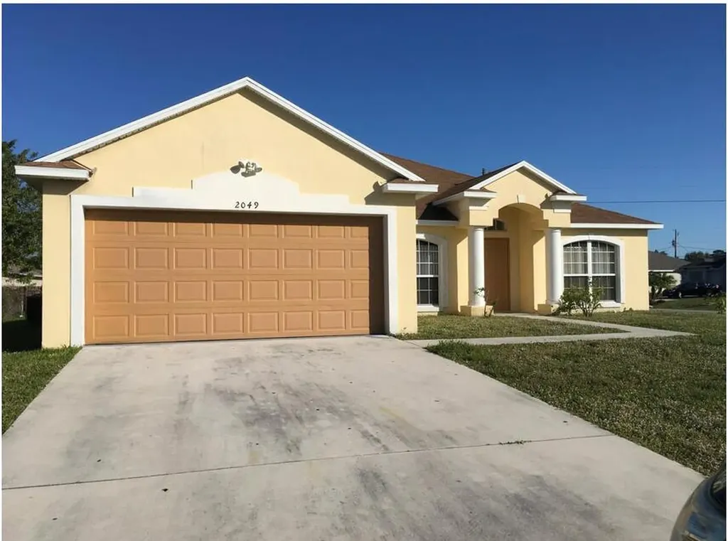 2049 SW Kimberly Avenue Port St Lucie FL 34953