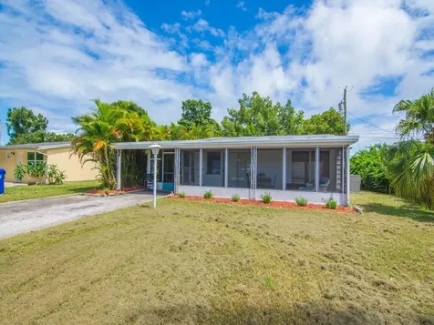 1460 5th Court Vero Beach FL 32960