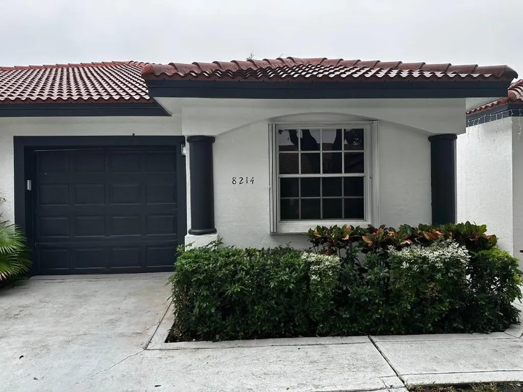 8214 Via Di Veneto Boca Raton FL 33496