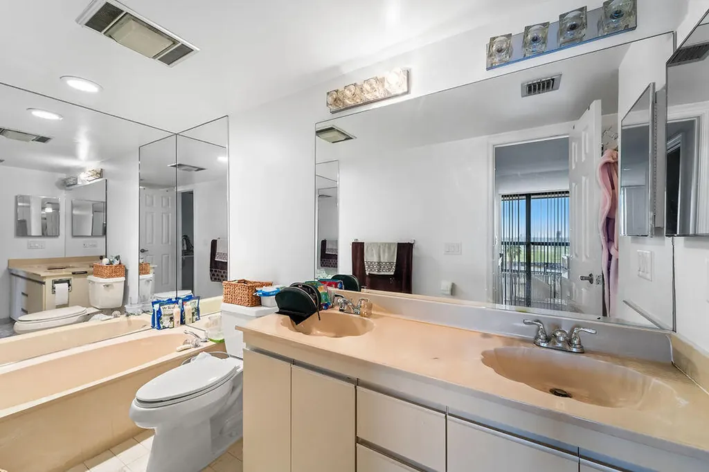 356 Golfview Road North Palm Beach FL 33408