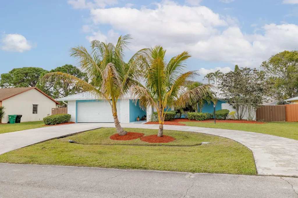 2308 SE Avalon Road Port St Lucie FL 34952