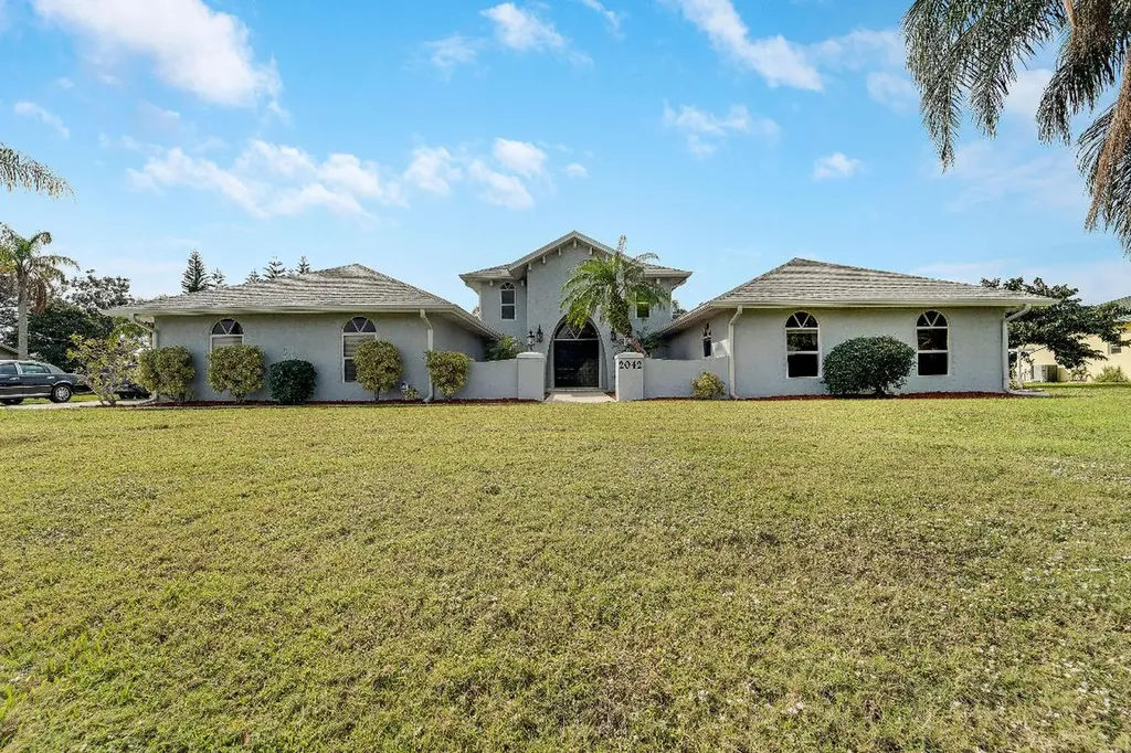 2042 SE Allamanda Drive Port St Lucie FL 34952