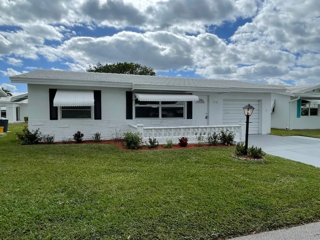 910 SW 5th Court Boynton Beach FL 33426