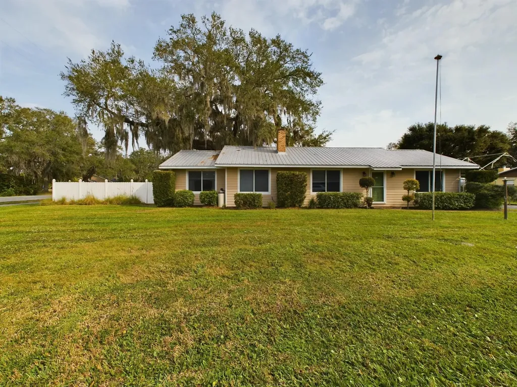 1517 SW 7th Avenue Okeechobee FL 34974