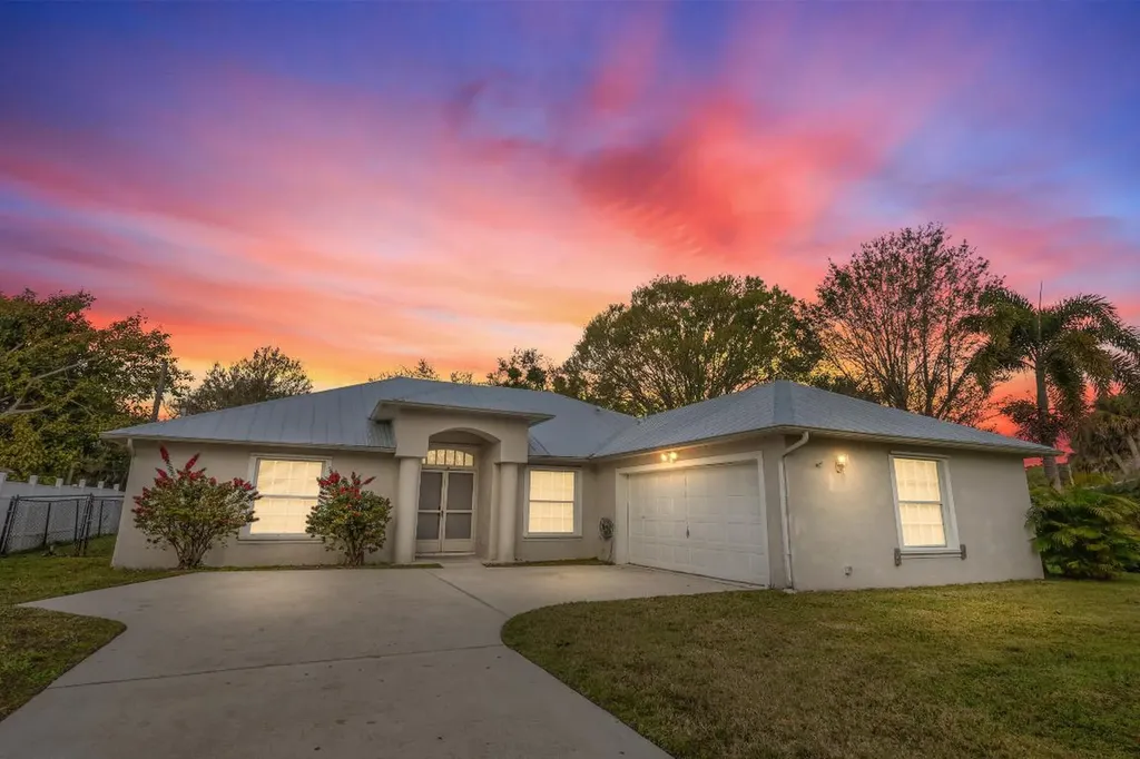 725 41st Avenue Vero Beach FL 32968