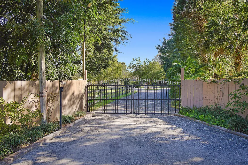 2454/2376 E Road Loxahatchee Groves FL 33470