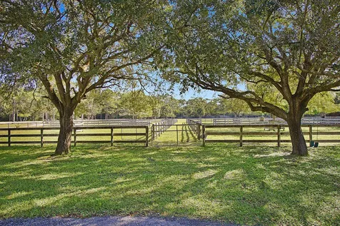 2454/2376 E Road Loxahatchee Groves FL 33470