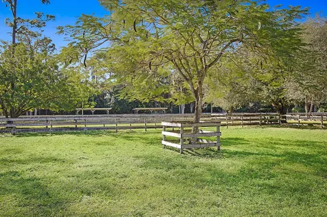 2454/2376 E Road Loxahatchee Groves FL 33470