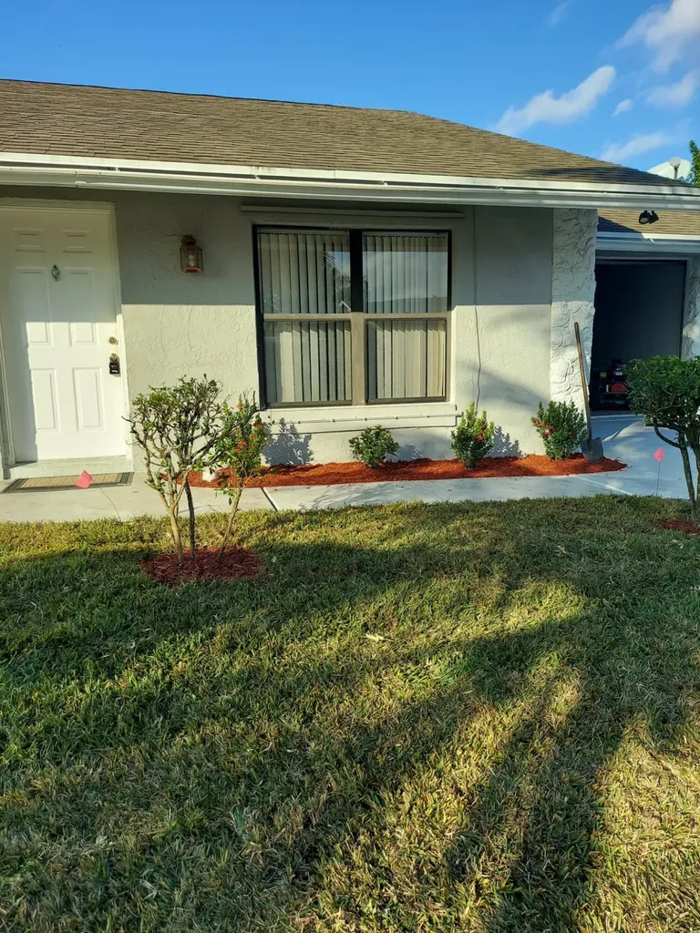 5805 Aurora Court Lake Worth FL 33463