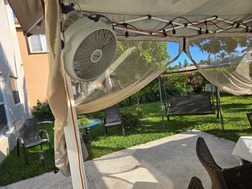 2013 Little Torch Street Riviera Beach FL 33407