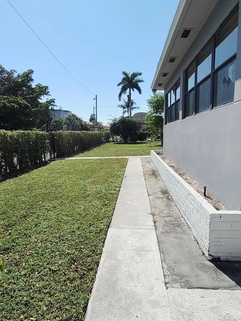130 S Lakeside 1 Drive Lake Worth Beach FL 33460
