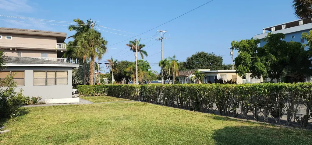 130 S Lakeside 1 Drive Lake Worth Beach FL 33460