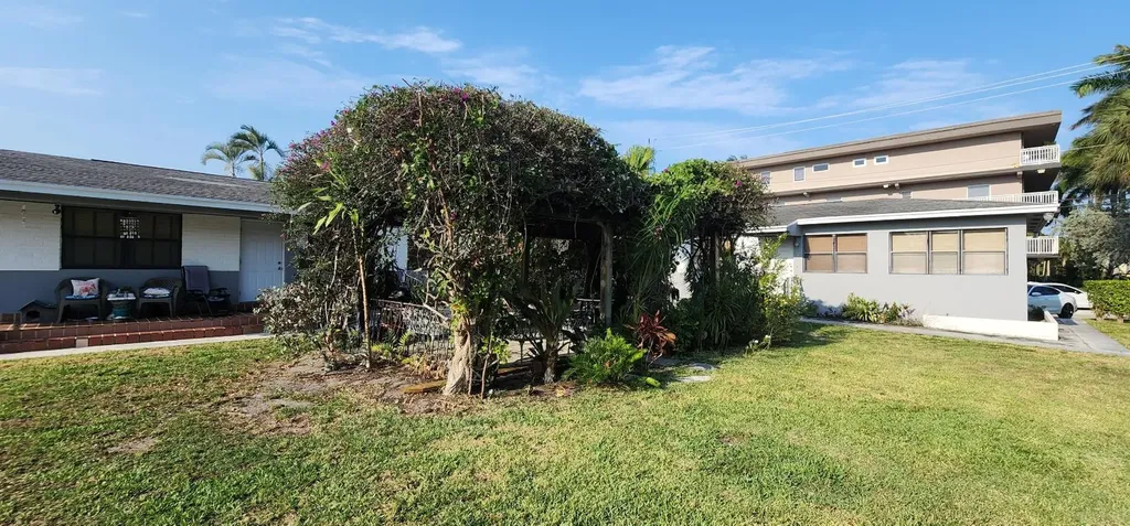 130 S Lakeside 1 Drive Lake Worth Beach FL 33460