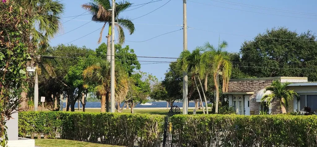 130 S Lakeside 1 Drive Lake Worth Beach FL 33460