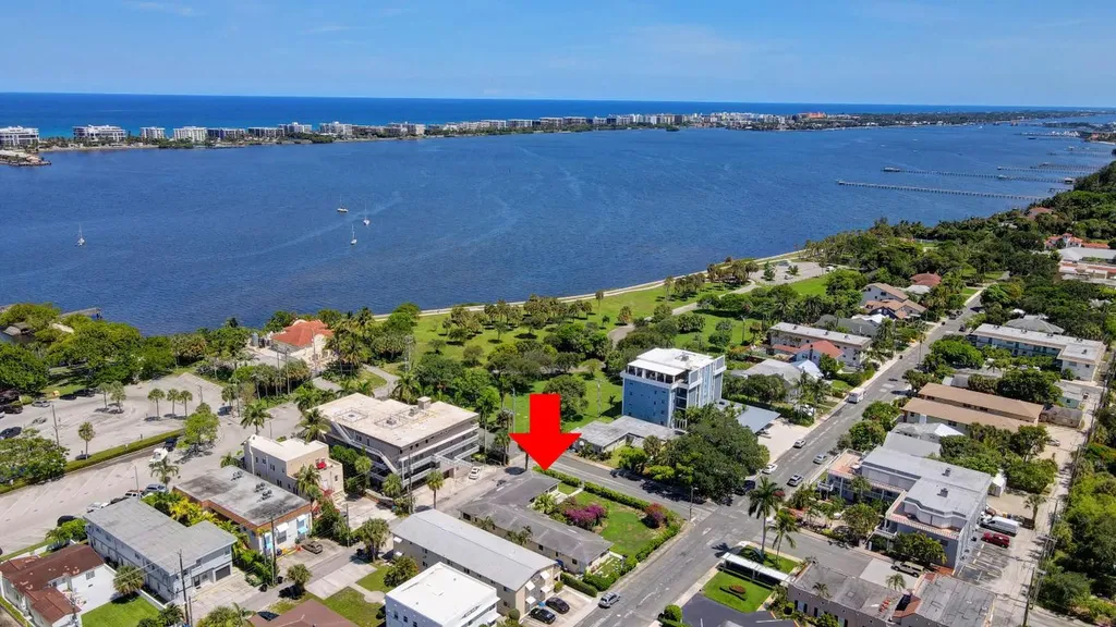 130 S Lakeside 1 Drive Lake Worth Beach FL 33460