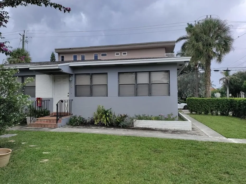 130 S Lakeside 1 Drive Lake Worth Beach FL 33460