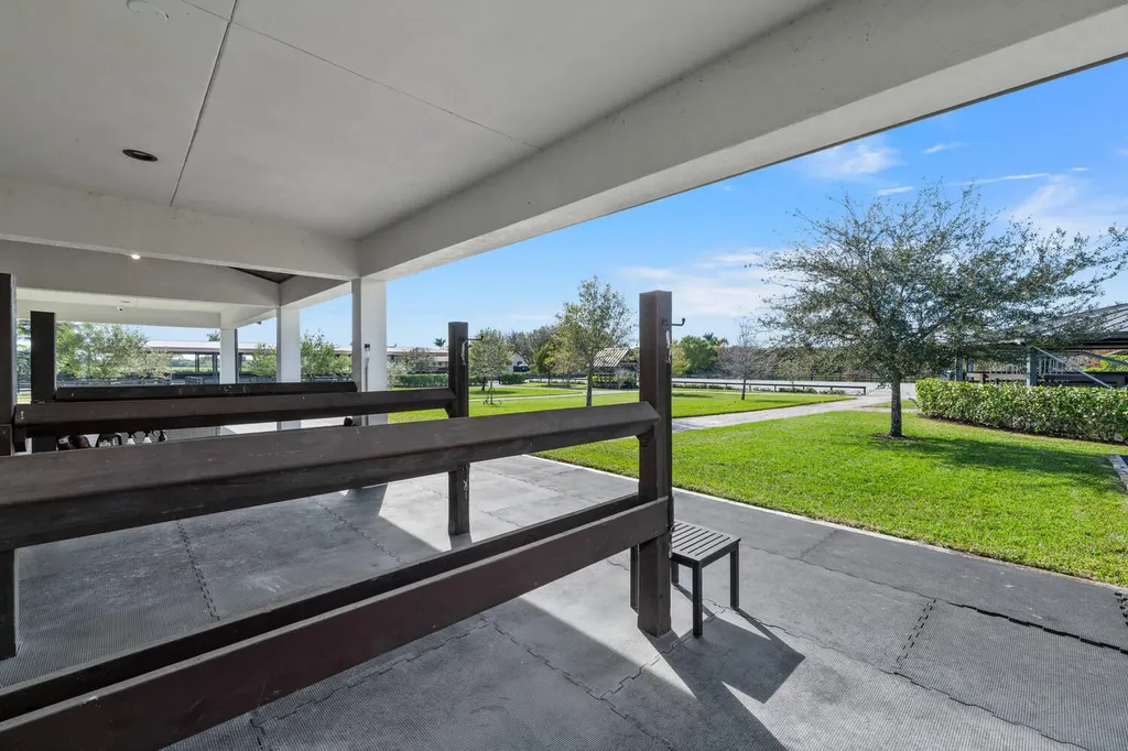 4915 Stables Way Wellington FL 33414