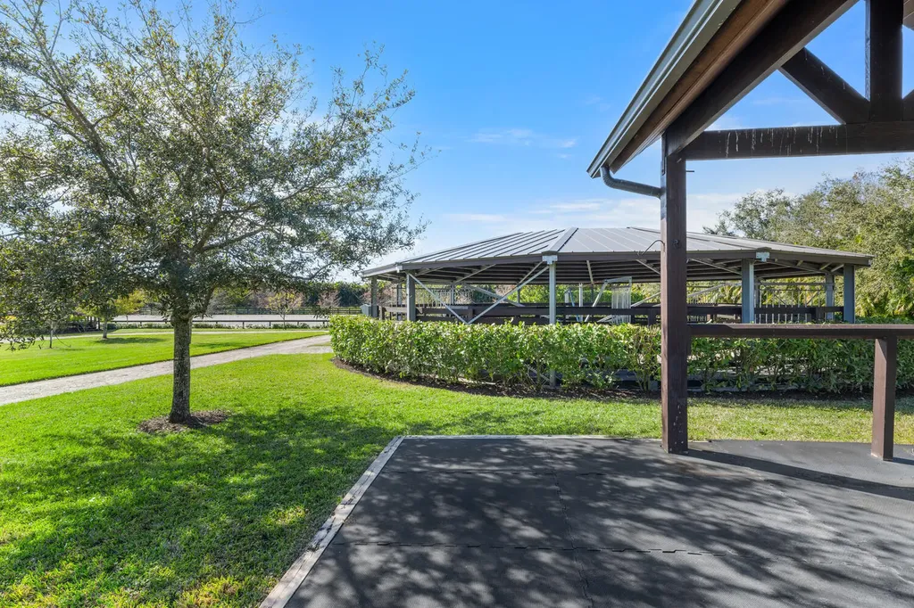 4915 Stables Way Wellington FL 33414
