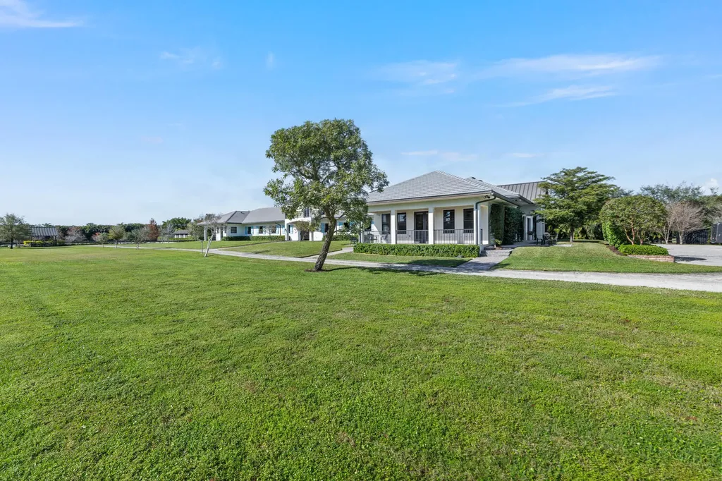 4915 Stables Way Wellington FL 33414