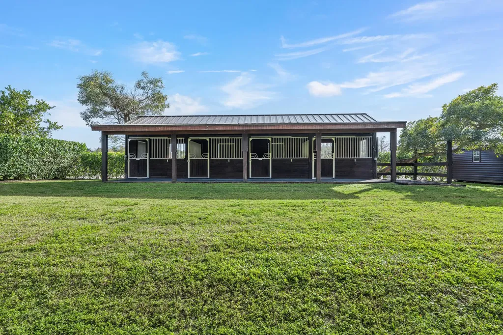 4915 Stables Way Wellington FL 33414