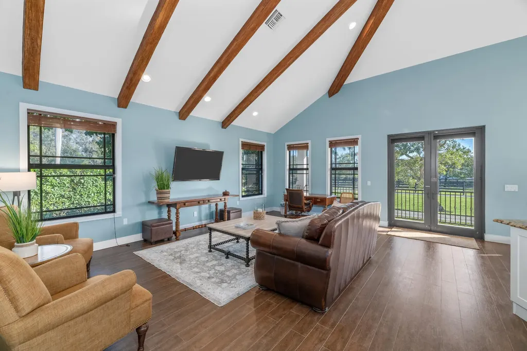 4915 Stables Way Wellington FL 33414