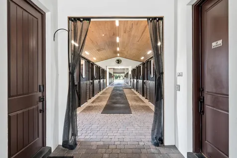 4915 Stables Way Wellington FL 33414