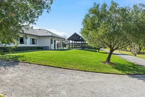 4915 Stables Way Wellington FL 33414