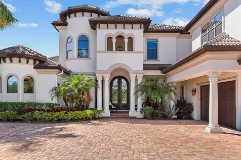 201 SE Fiore Bello Port St Lucie FL 34952