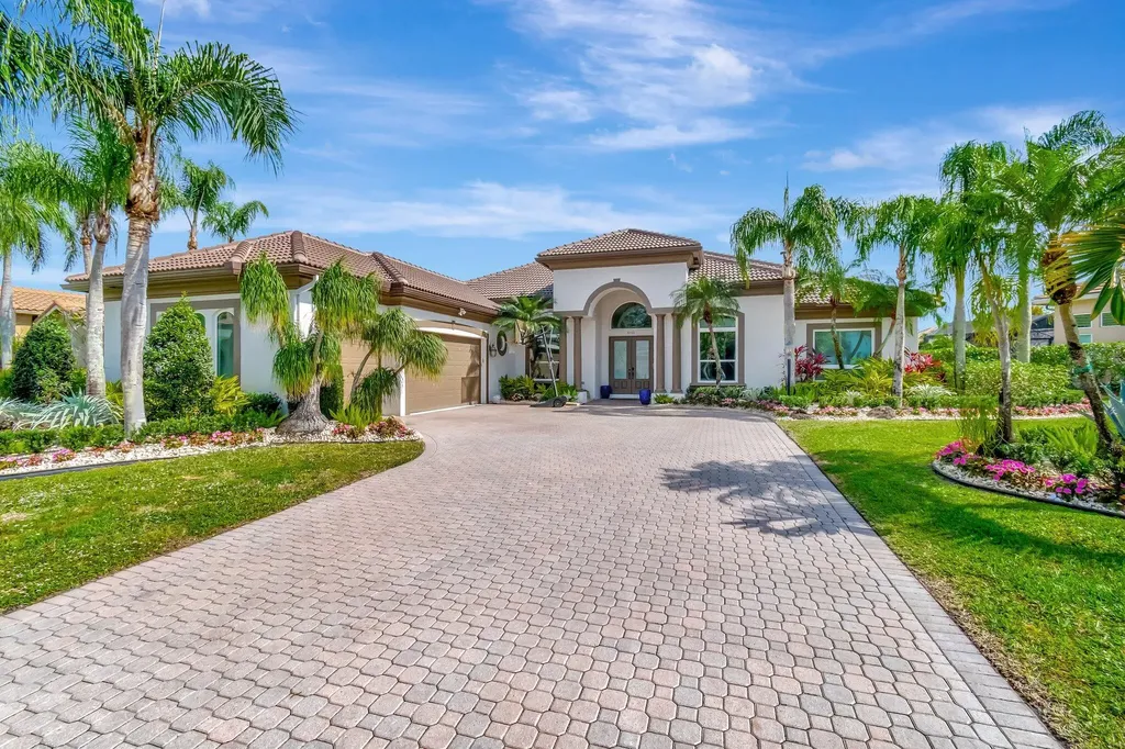 8200 Muirhead Circle Boynton Beach FL 33472