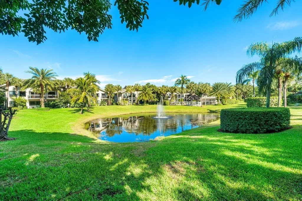 11863 Wimbledon Circle Wellington FL 33414