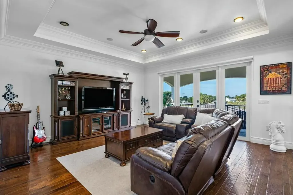 10527 El Paraiso Place Delray Beach FL 33446