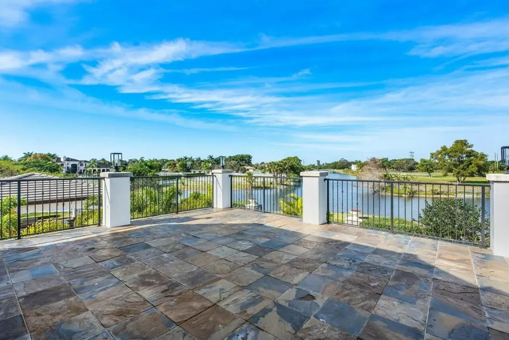 10527 El Paraiso Place Delray Beach FL 33446