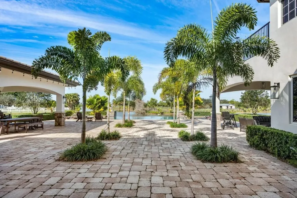 10527 El Paraiso Place Delray Beach FL 33446